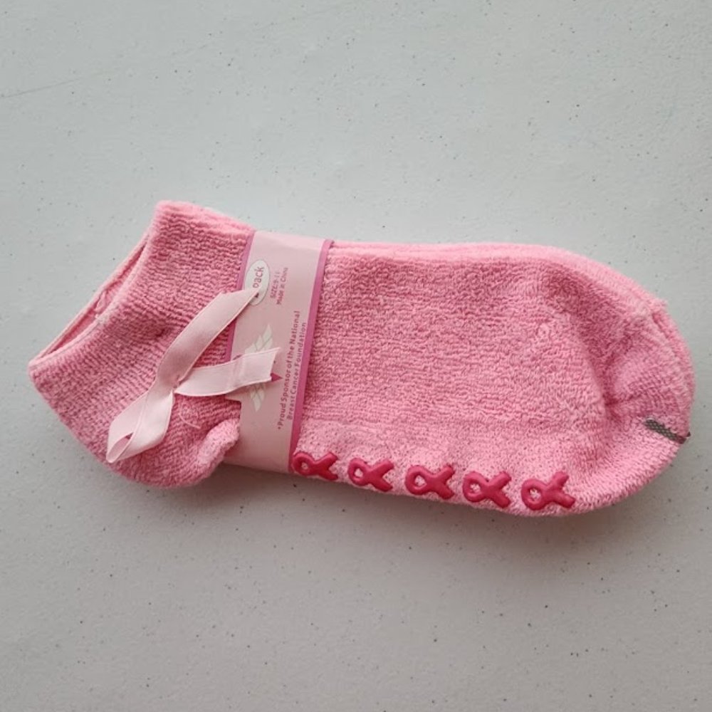 Ankle Socks 2 Pairs White Pink Breast Cancer Awareness Theme Ladies Size 9 - 11.